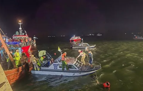 Al menos 29 muertos en un accidente de un barco turístico en Vietnam
