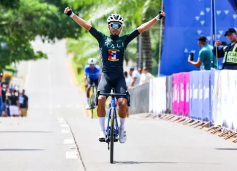 Bolívar Espinosa se lleva el Gran Prix Chitré