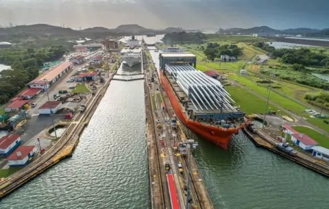 Canal de Panamá planea invertir en la próxima década más de 8,500 millones de dólares