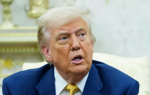 Aranceles, redadas y recortes: el polémico medio año de Trump en su vuelta al poder