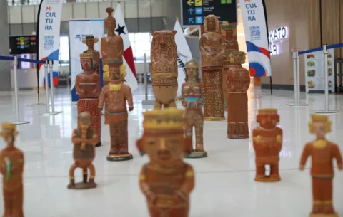 Esculturas que honran la memoria prehispánica panameña