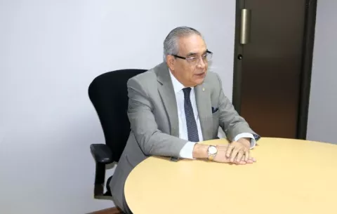 Renuncia el secretario de Energía Juan Urriola 