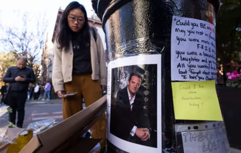 Médico acusado de dar ketamina a Matthew Perry se declara culpable