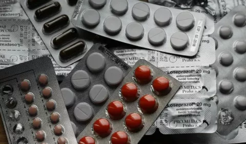 Tratamientos inefectivos por atraso en aprobar medicamentos