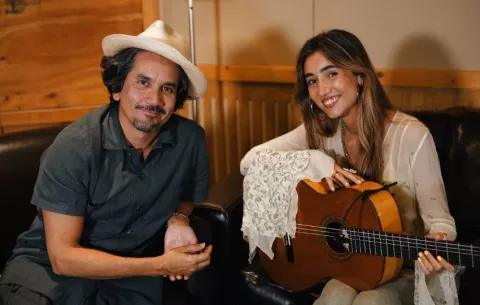 Mercedes Cañas lanza dueto con Bacilos para su nuevo disco