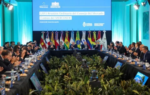 Comienza la cumbre de presidentes de Mercosur con la vista puesta en la apertura comercial