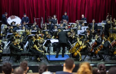 Música típica y clásica, la fusión de dos mundos en concierto