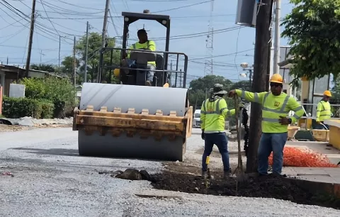 Comerciantes de Ocú piden auxilio por cierre de la vía principal