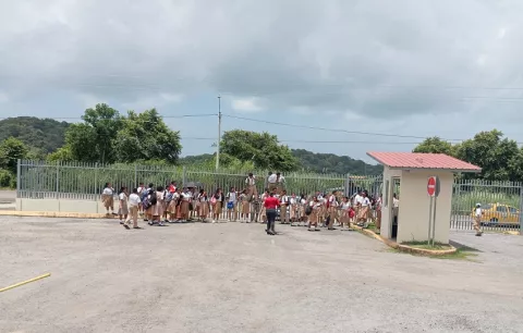 Polémica por el reemplazo de educadores en varios sectores del Oeste