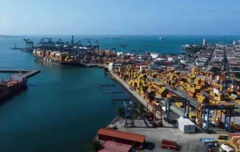 HK Hutchison quiere sumar una compañía china al consorcio que comprará sus puertos