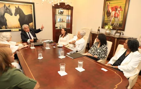 Juristas analizan modificaciones al Ministerio de la Mujer