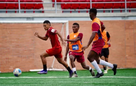 La 'Rojita' de Pipino concentrada   en la Copa Mundial Sub-17 de la FIFA Catar 2025