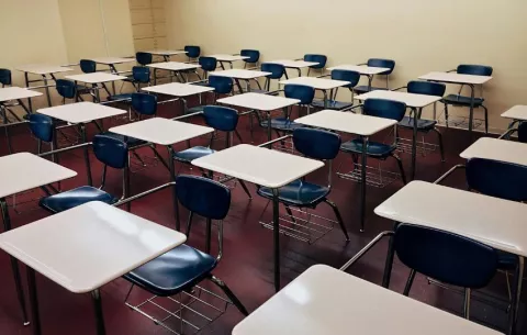Meduca separa a docente por presunto abuso contra estudiante