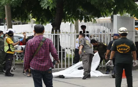 Seis muertos en un tiroteo en un popular mercado de Bangkok