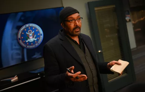‘The Irrational’, un viaje psicológico con Jesse L. Martin al frente