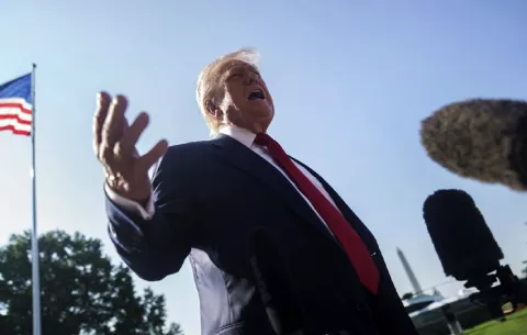 Trump habla con líderes de Tailandia y Camboya y dice que negociarán un alto el fuego