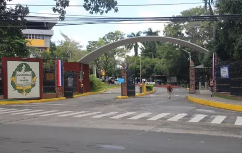 UP y Meduca lanzan programa de tutorías para estudiantes de duodécimo grado
