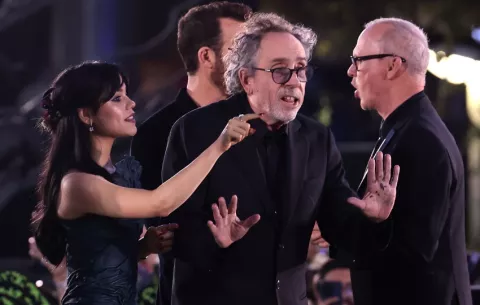 La aclamada serie 'Wednesday' renueva para una tercera temporada en Netflix