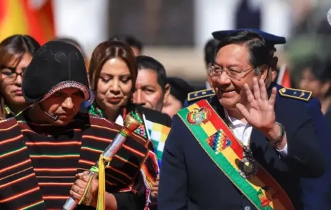 El presidente de Bolivia llama al Ejército a prepararse para enfrentar a las fuerzas desestabilizadoras