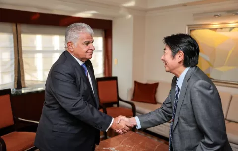 Mizuho Bank expresa interés en financiar tren Panamá-David-Frontera