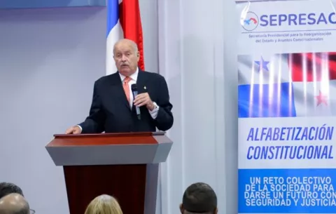 Bernal prevé que la nueva Constitución esté aprobada el 1 de julio de 2027
