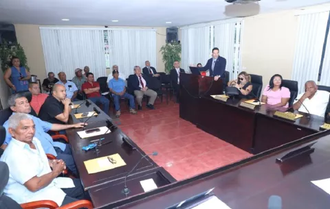 Concejales de Chame conocen más detalles del tren Panamá-David-Frontera