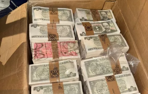 Aduanas retiene tres cajas con billetes y monedas extranjeras en puesto de control de Chiriquí
