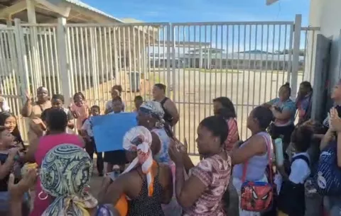 Revulú por traslado de estudiantes a centro educativo en Alto de Los Lagos, Colón