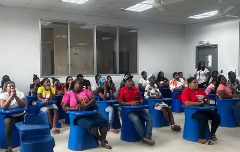 Sin soluciones concretas para traslado de estudiantes para centro educativo en Altos de Los Lagos