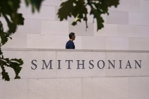 Trump estalla contra el Smithsonian por exponer "la esclavitud" y no el "éxito" de EE.UU.