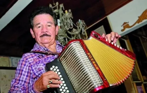 ‘El Poste de Macano Negro’ se recupera tras cirugía de apendicitis