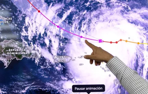 Reabren los puertos de Puerto Rico e Islas Vírgenes tras el paso del huracán Erin