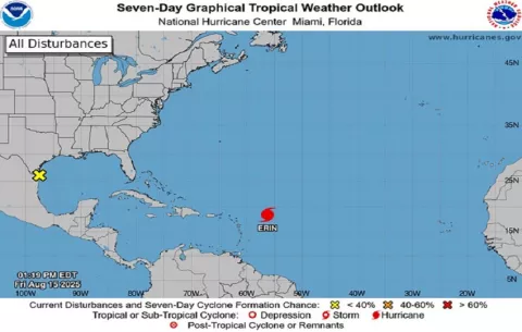 Erin se convierte en un huracán 'catastrófico' con categoría 5 en el Atlántico
