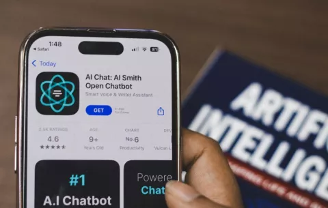 ¿Con qué Inteligencia Artificial hablamos más?