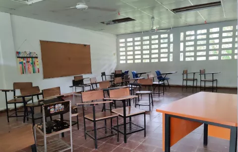 Meduca eliminará aislante térmico y cielo raso en las aulas IPTC de Capira