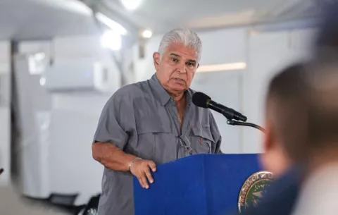 'No estoy pagándoles barrigas a gordos', asegura Mulino sobre la partida discrecional