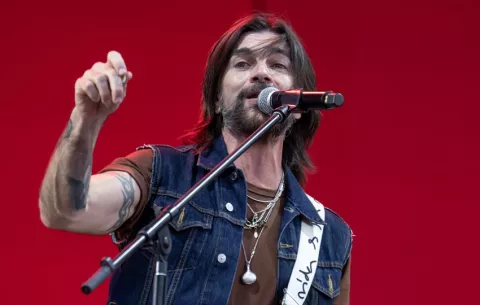 Juanes se inspira en el estilo de The Beatles para 'Cuando estamos tú y yo'