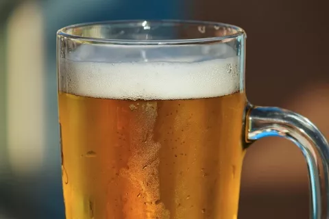 Panameños están tomando menos ron y cerveza este año