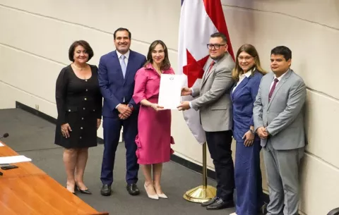 Acuñación de monedas del Palacio de las Garzas permitirá generar ganancias para obras sociales