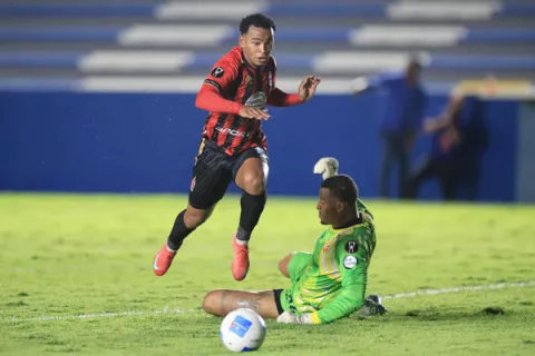 Sporting vence a Herediano y asegura su boleto a cuartos de final de la Copa Centroamericana de  Concacaf