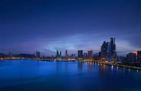 Cerca de 95 mil viajeros en tránsito deciden quedarse en Panamá en el primer semestre