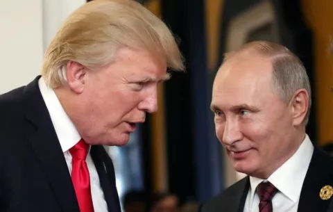 Putin acepta reunirse la próxima semana con Trump para mitigar su ira por la guerra