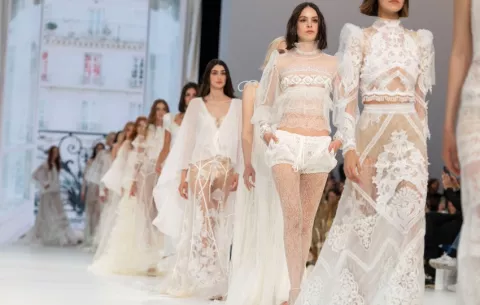 ¿Romántico o lencero? Opciones nupciales para Taylor Swift o Georgina Rodríguez