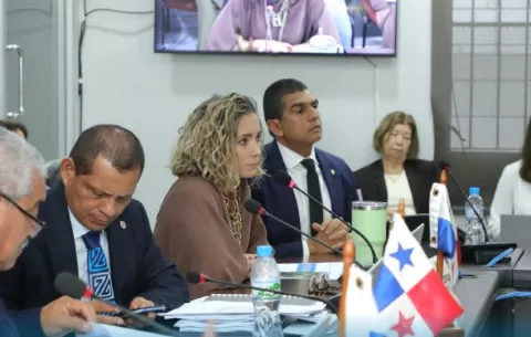  Asamblea aprueba traslado de partida de $5 millones para los Premios Juventud