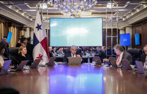 Ejecutivo presentará ante la Asamblea proyecto que moderniza la Ley de Carrera Administrativa