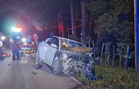 Colisión de dos vehículos en Coclé deja una persona calcinada y varias heridas