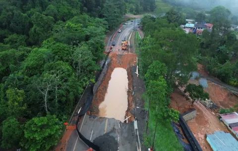 Comerciantes afectados por el hundimiento en el Guarumal en Colón