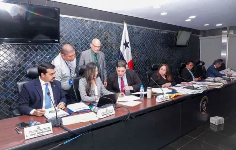 Comisión de Credenciales no admite denuncias contra el presidente Mulino