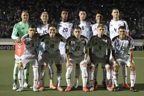 Miguel Herrera dice que no entiende por qué Costa Rica baja el nivel en los partidos