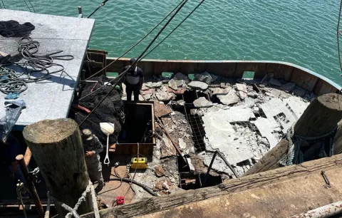 Identifican a la víctima de una explosión en embarcación anclada en Vacamonte